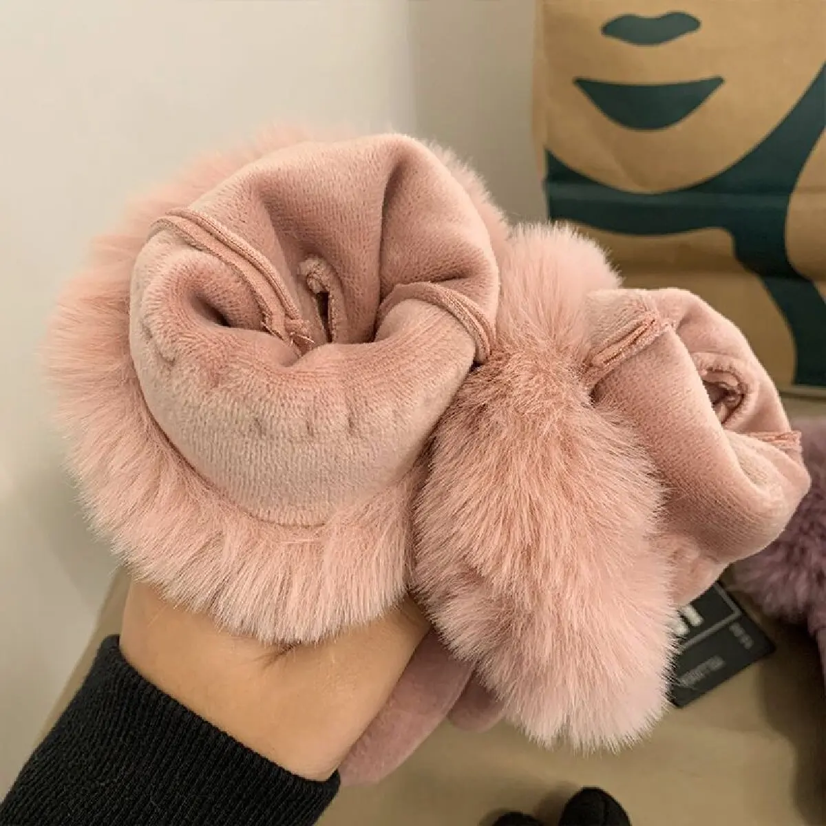 Gants d'hiver en daim pour femmes, garde au chaud, écran tactile en velours, peluche épaisse, poignet, personnalité à la mode, conduite élégante, cyclisme