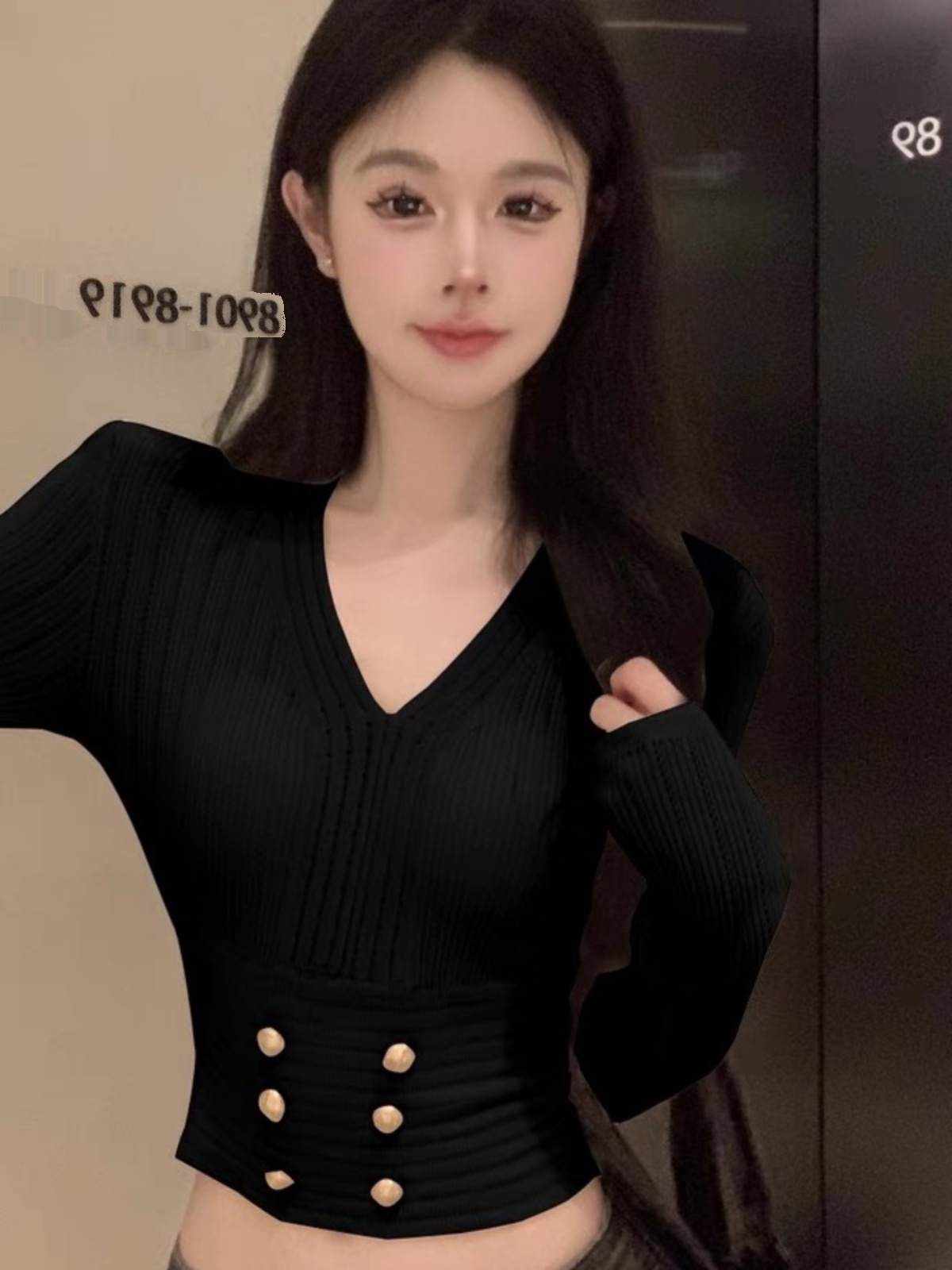 セクシーなホットガール長袖ニット V ネックトップハイウエストスリムフィットベースシャツインナーウェアショートスタイル秋イニシャルレディースファッション