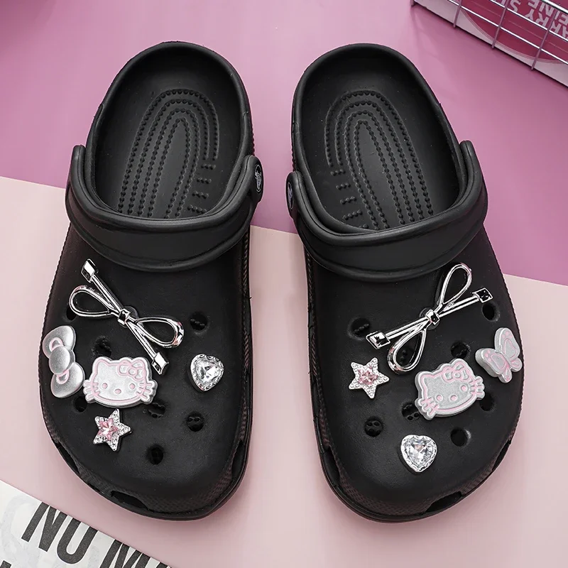MINISO Hello Kitty รองเท้า Charms ชุดเงิน Katie KT แมวผู้หญิงรองเท้าแตะอุปกรณ์เสริมรองเท้ารองเท้าแตะ & Clogs ตกแต่ง