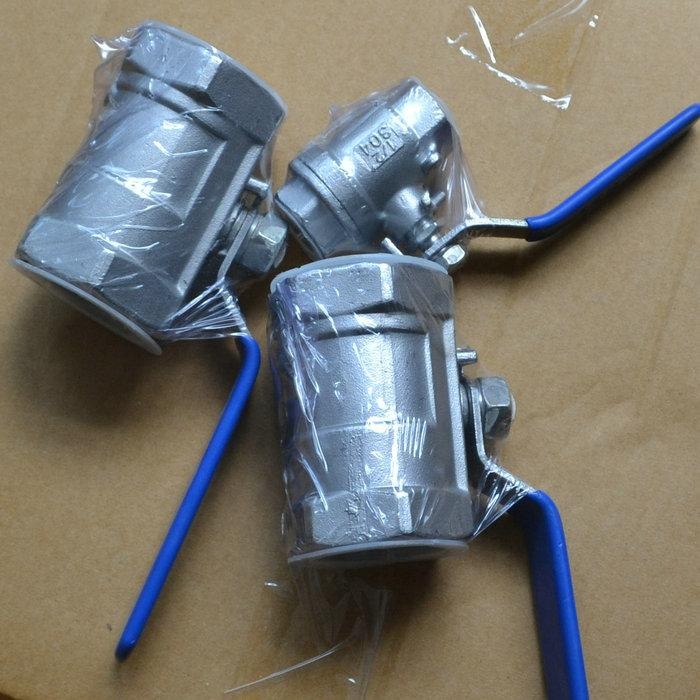 บอลวาล์ว2.5นิ้วเกลียว NPT ตัวเมียสแตนเลสหนึ่งชิ้น