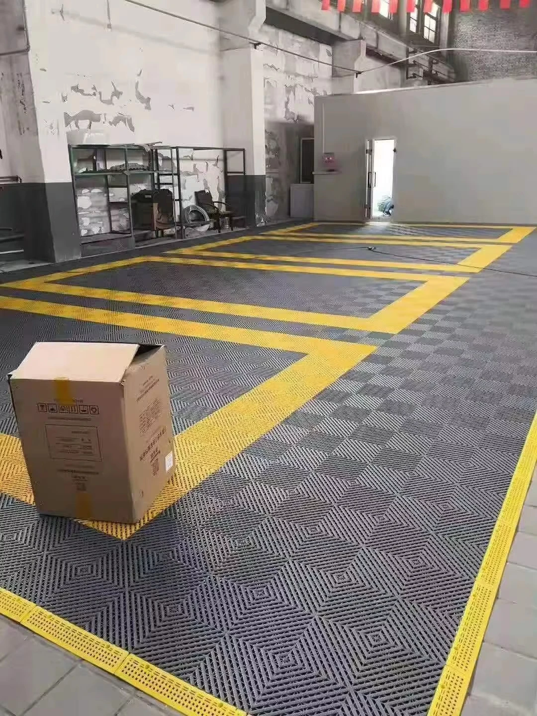 1PC Modular Heavy Duty Interlocking PVC PP Garage Floor Tiles Plastic Flooring Mats For Warehouse