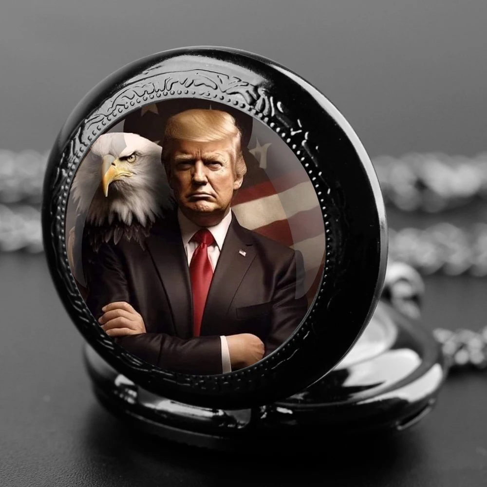 Trump Victory 2024 Design Orologio da tasca al quarzo con cupola in vetro con catena resistente Quadrante con numeri arabi per uomini e donne Regali creativi