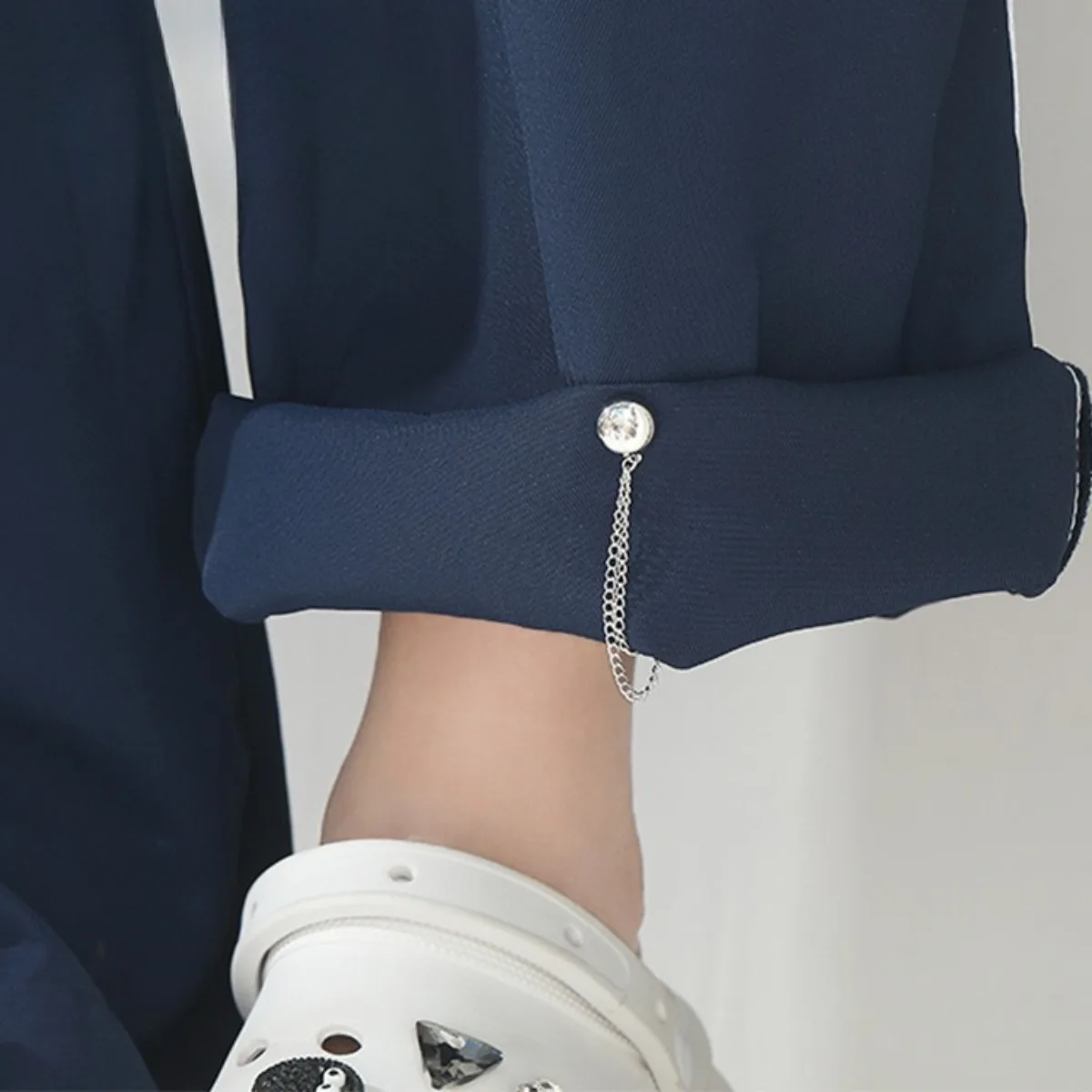 1PC 絶妙なチェーンブローチバックル磁気衣類クリップネイルフリー服スカーフズボン脚袖口バックルボタン縫製シンプル