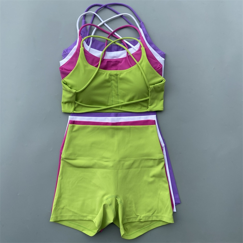 Conjunto de pantalones cortos de Yoga para mujer, conjunto deportivo de dos piezas para gimnasio, traje de entrenamiento, traje de Fitness, sujetador con tirantes cruzados, pantalones cortos de cintura alta, chándal para correr