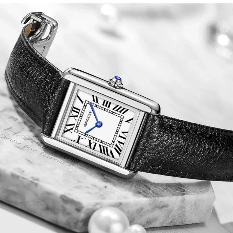 SANDA 1108 9031 Casal Relógio de Quartzo Simples Moda Pequeno Quadrado Prateado Relógio de Pulso com Pulseira de Couro Preto para Homens e Mulheres