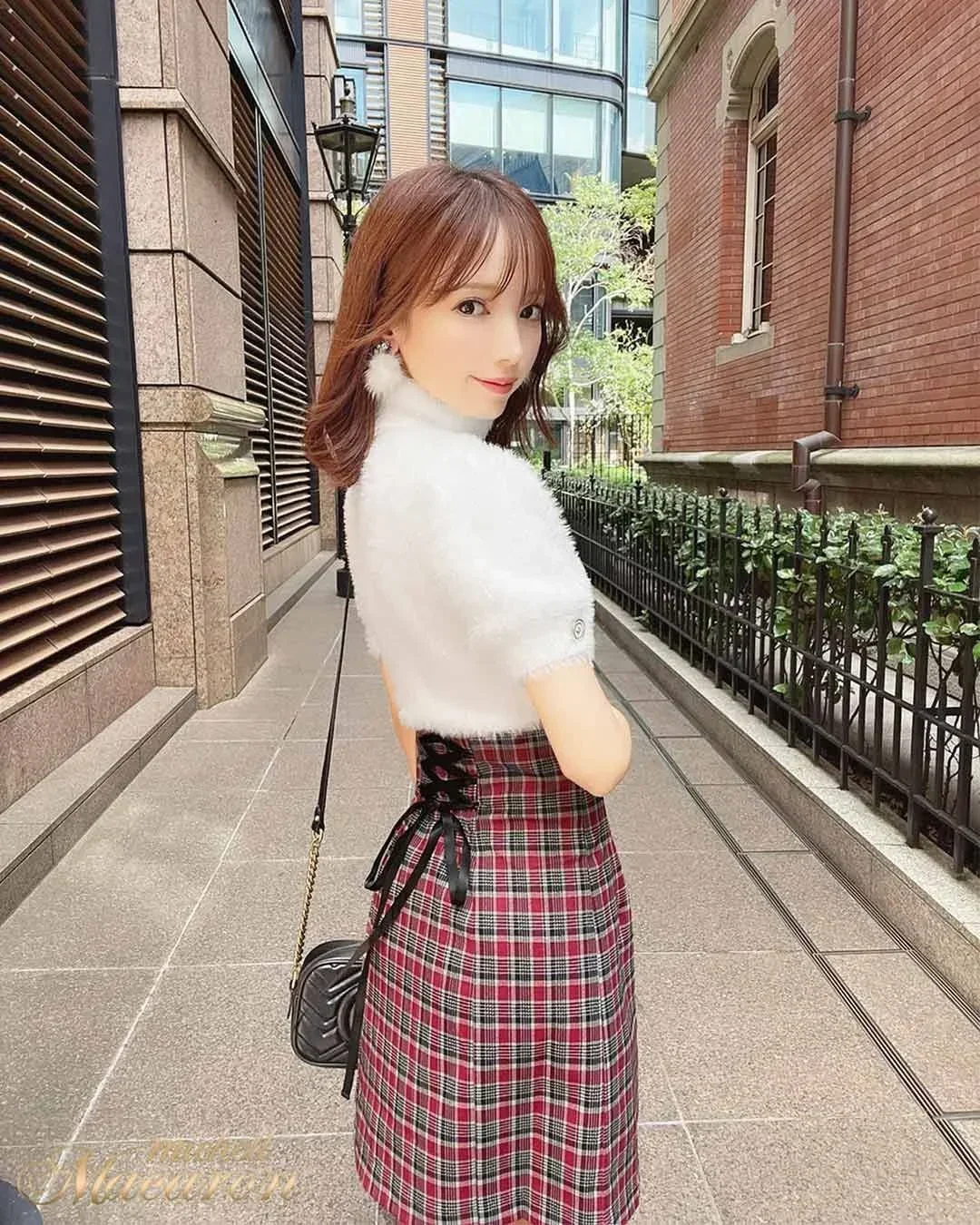 Faldas negras japonesas de Lolita para mujer, minifalda plisada corta ajustada con cintura radian, primavera y otoño, 2023