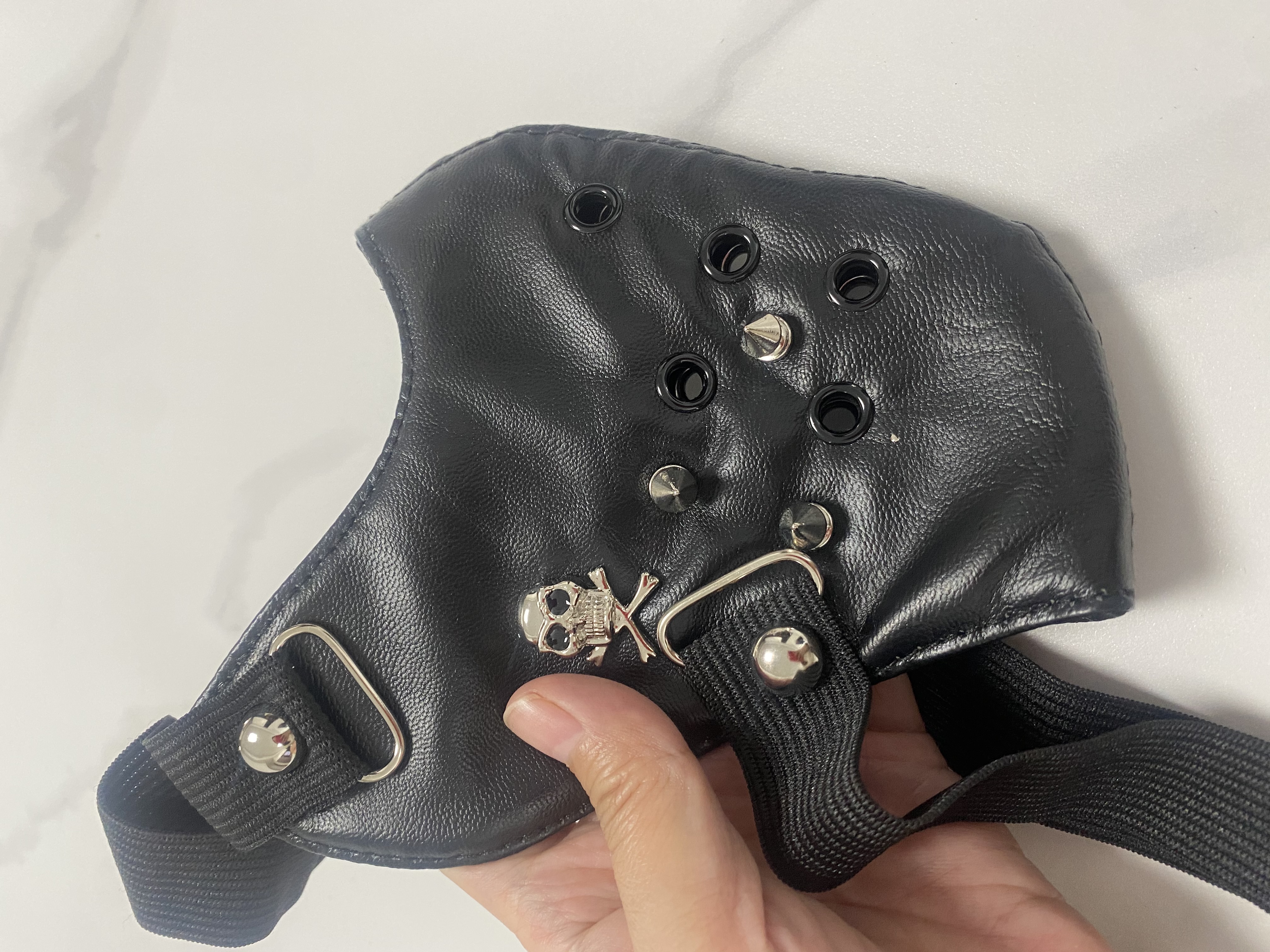 ผู้ชายผู้หญิงสีดํา PU หนัง Skull Rivet Punk Rock หน้ากาก Lady's Breathable Party คอสเพลย์ฮาโลวีนปาก-muffle R1923