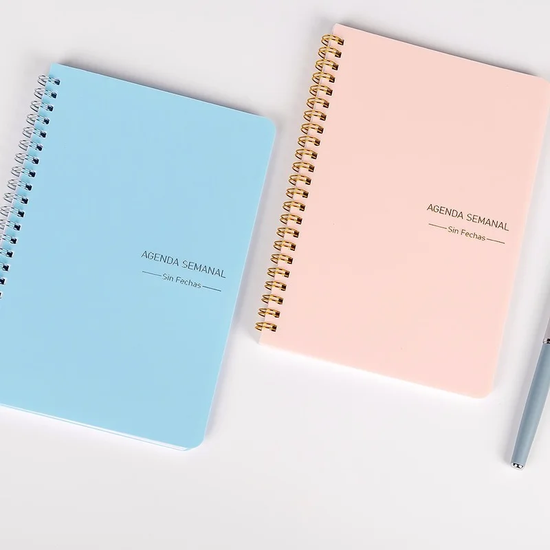 สมุดจดบันทึกตารางเวลาภาษาสเปนประจำวันสมุดรายวันแบบลูกกระสุน2023 A5สมุดรายวันรายสัปดาห์สมุดแพลนเนอร์ภาษาอังกฤษสำหรับใส่เครื่องเขียนในโรงเรียน