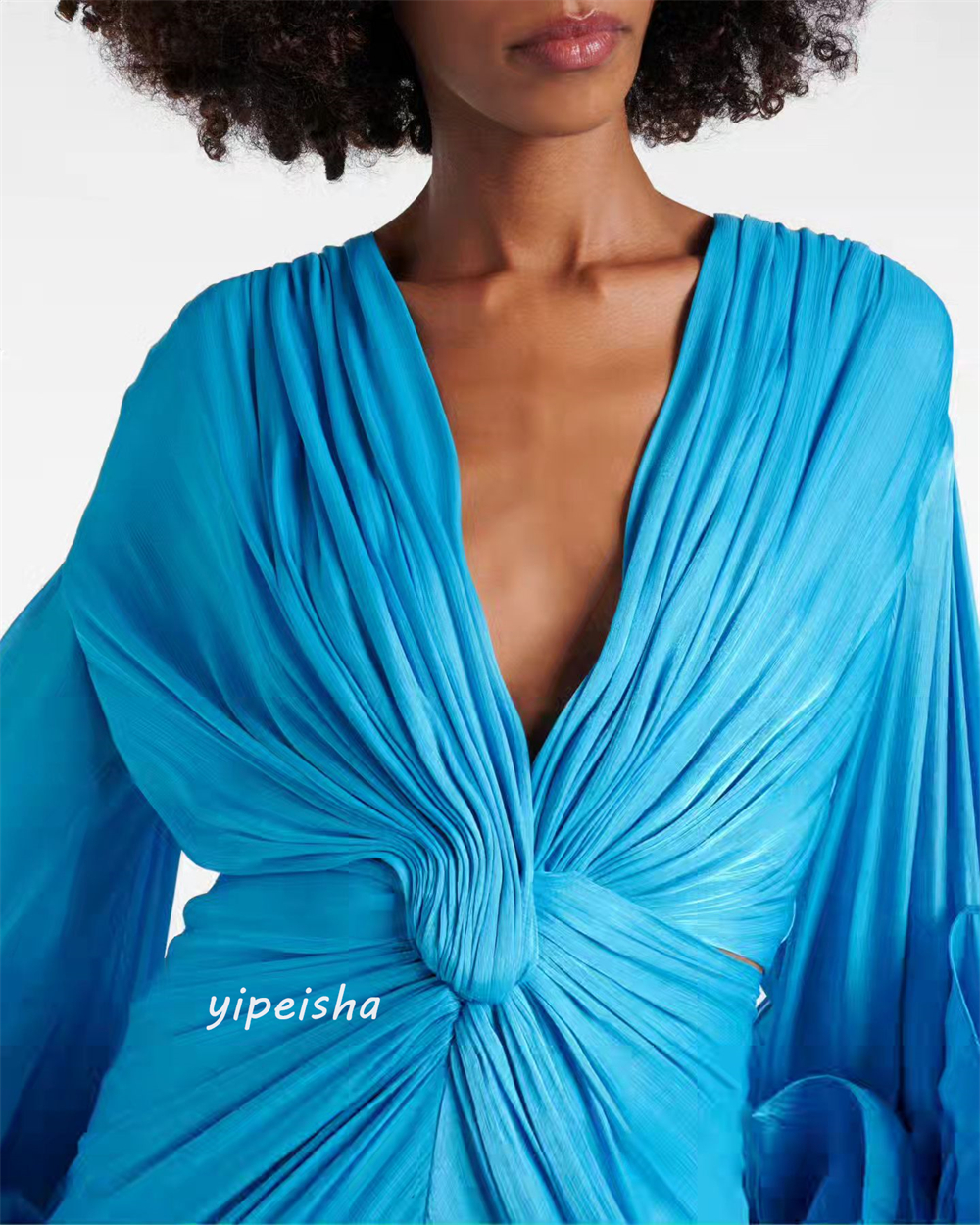 Aangepaste Jiayigong's plooi beroemdheid A-lijn V-hals op maat gemaakte gelegenheid vloerlengte