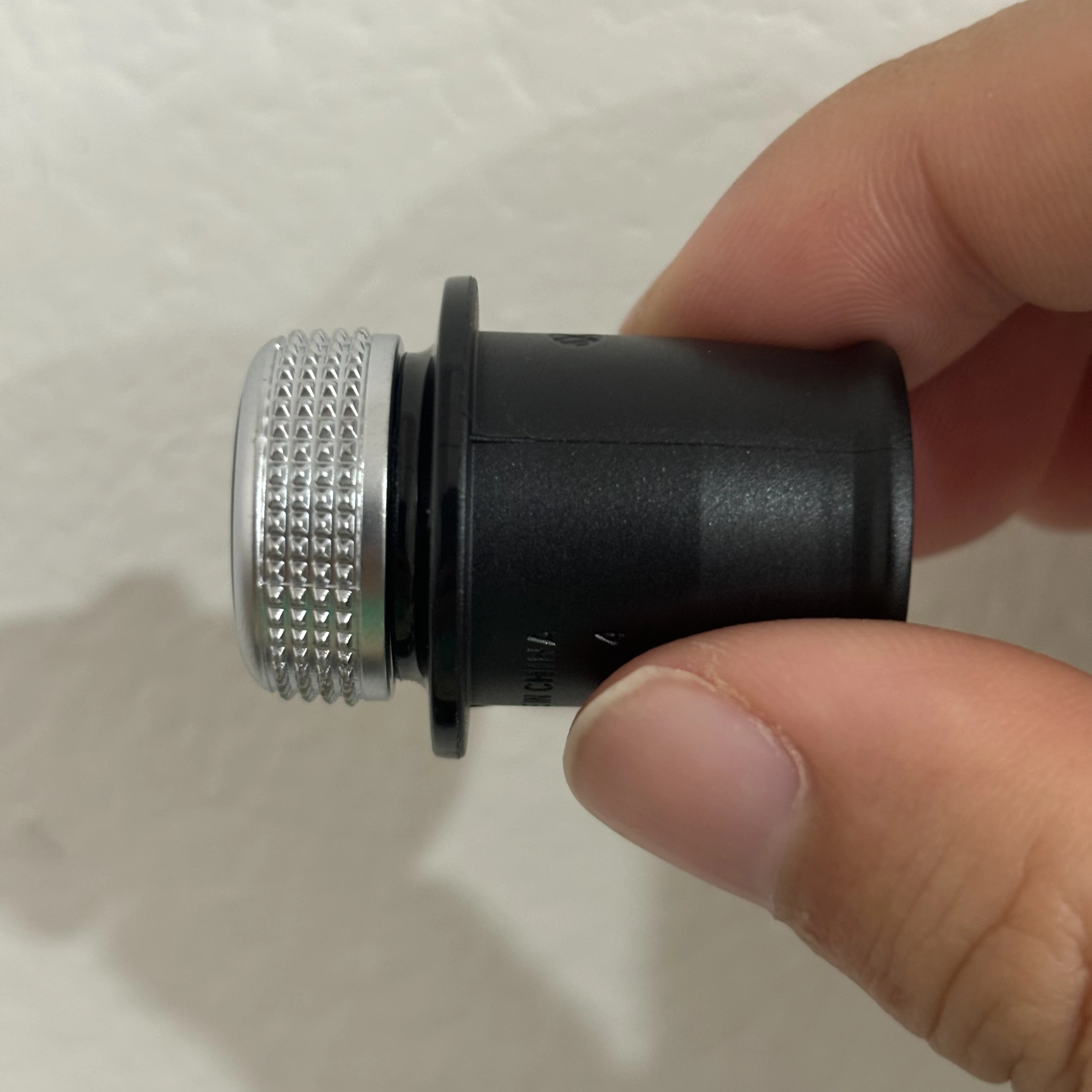 Auto-Zigarettenanzünder-Dekorationsabdeckung, verchromter Zigarettenanzünder-Stecker für Audi A3 A4 A5 Q2 Q7 R8 8W0 919 311 12 V