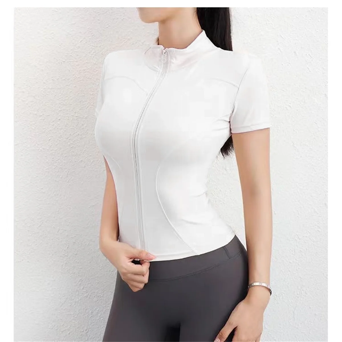 Abrigo deportivo ajustado informal para mujer, Tops lisos de manga corta con cremallera, traje de ciclismo para correr y Yoga, chaqueta deportiva de verano