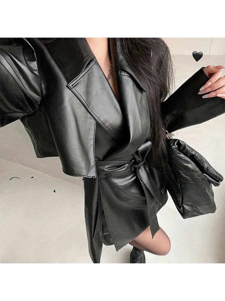 スタイリッシュなオートバイのジャケットの女性のルーズフィットミッドレングス PU レザーコートベルトフリップカラートレンディなアウターウェア女の子のための