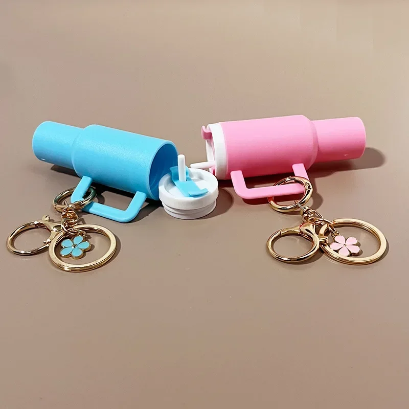 Brelok do kluczy Mini Cup do akcesoriów do butelek z wodą Stanley Balsam do ust Urocza dekoracja uchwytu kubka na kubek