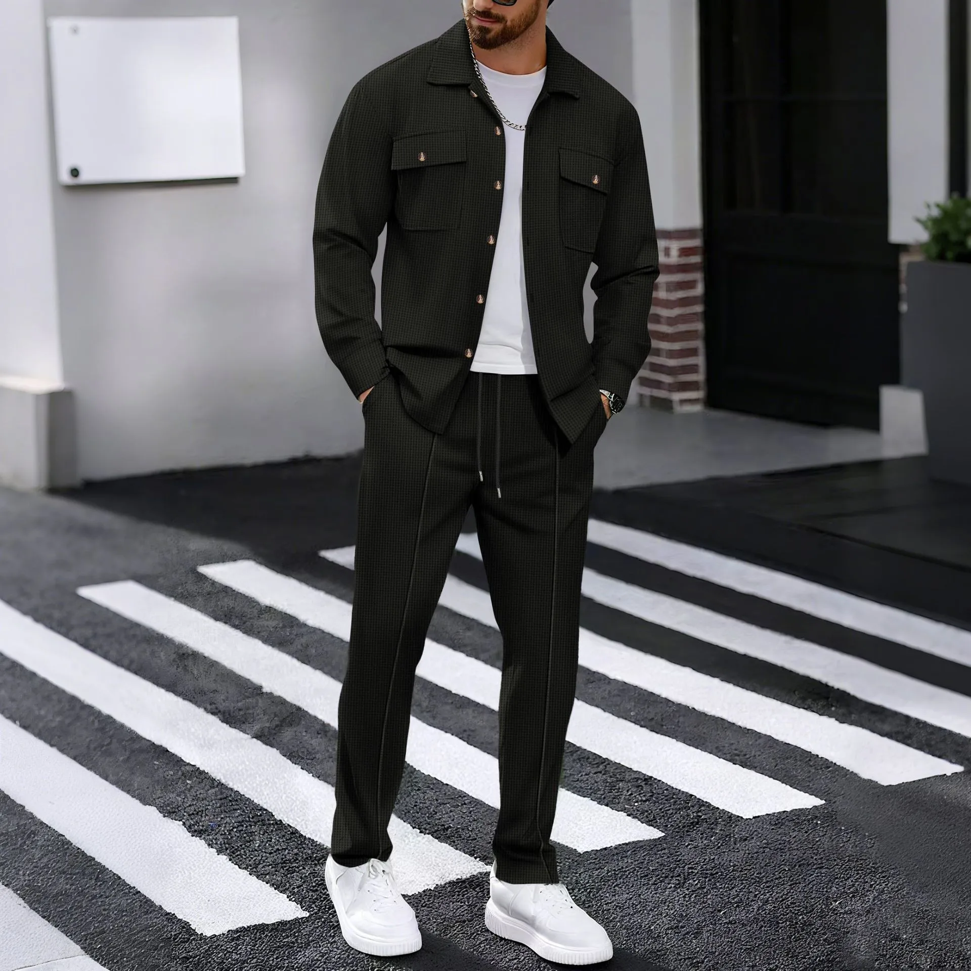 Neues Set aus langärmligem, einfarbigem Cardigan-Hemd und Hose mit Doppeltaschen und Knöpfen im Herbststil mit Waffelmuster