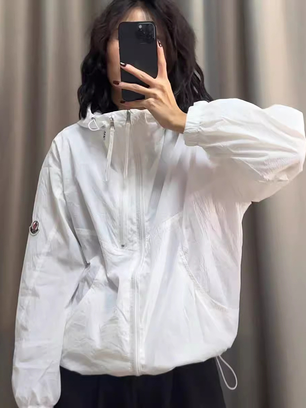 Jaqueta Fena Plus Size com Capuz Solta e Proteção Solar, Disfarça Imperfeições e Modela o Corpo, Estilo Esportivo para Ou...