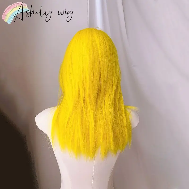 Peruca amarela para mulheres peruca cosplay com franja cabelo de comprimento médio com camadas fibras de alta temperatura perucas sintéticas halloween