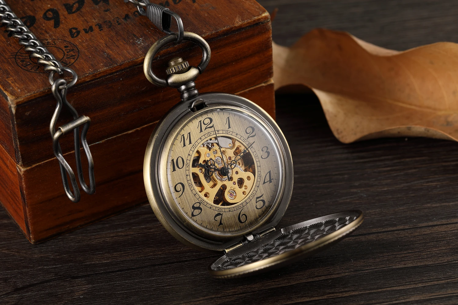 Vintage Luxury Gold Carving Automatic Mechanical  Pocket Watch for Men Engraved Golden Case Fob Chain Clock for Collection