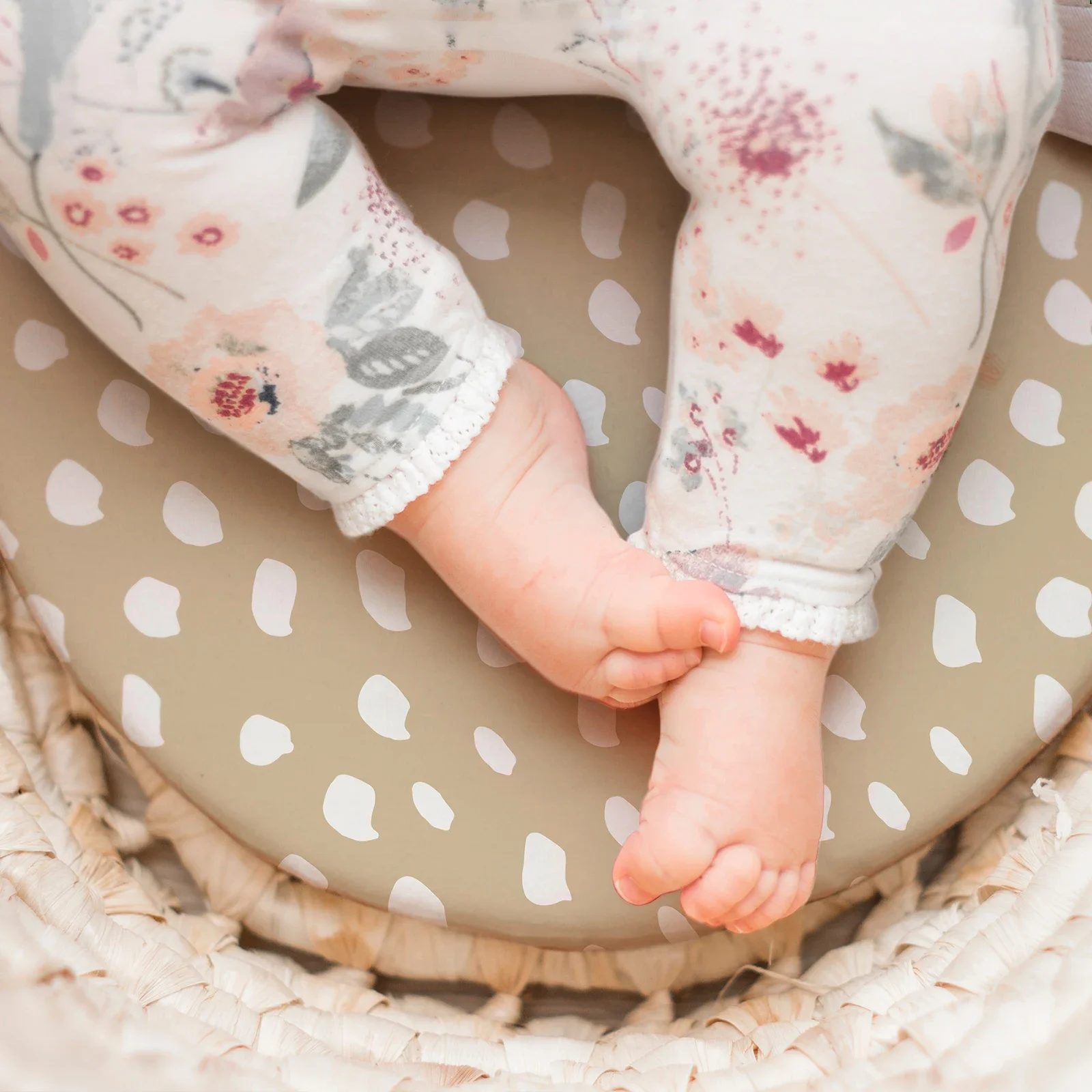Gllquen-sábana para cuna de bebé, paquete de 2 sábanas ajustadas para colchón, sábanas de cuna de viaje elásticas transpirables para niños y niñas
