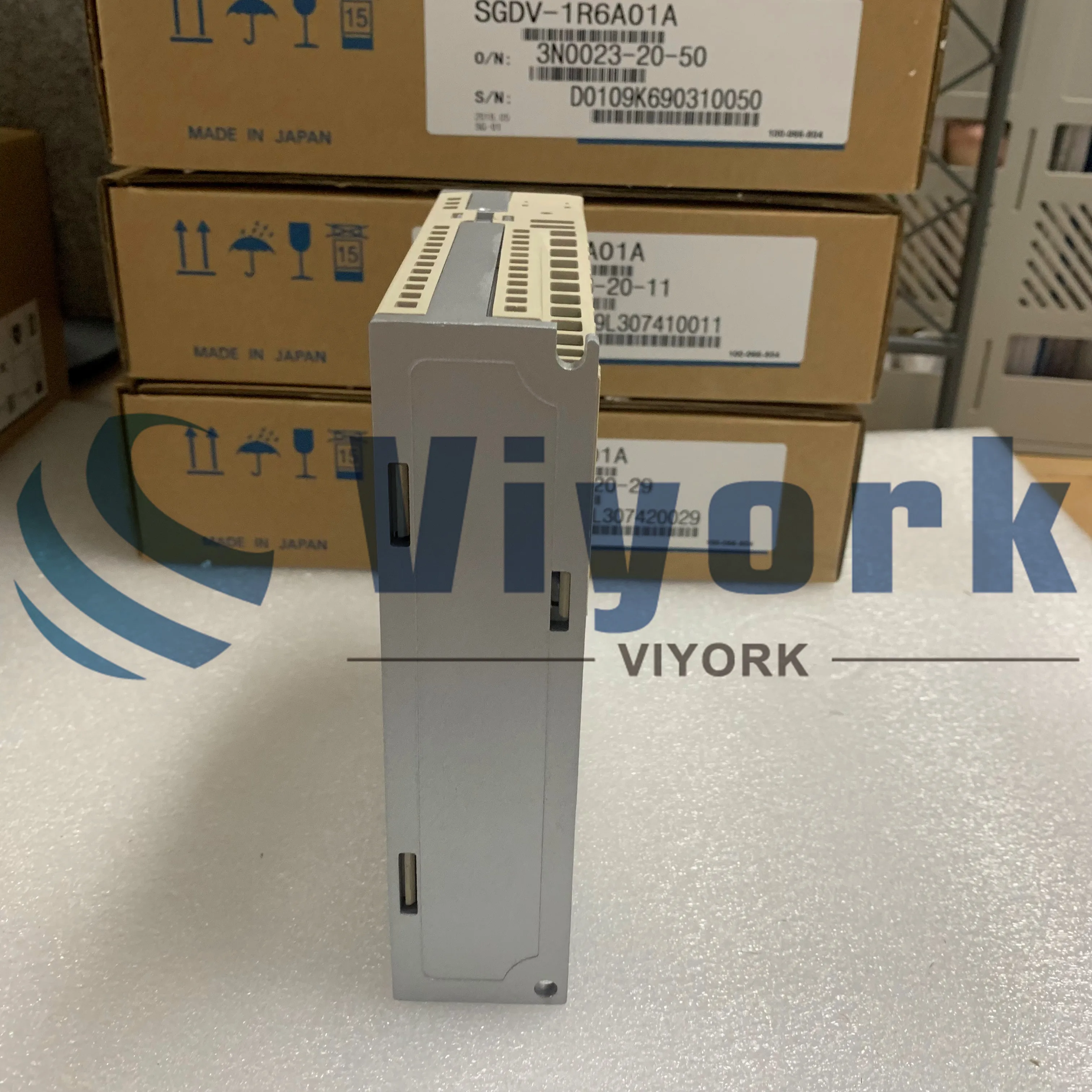 SGDV-1R6A05B SERVO DRIVE NEW
