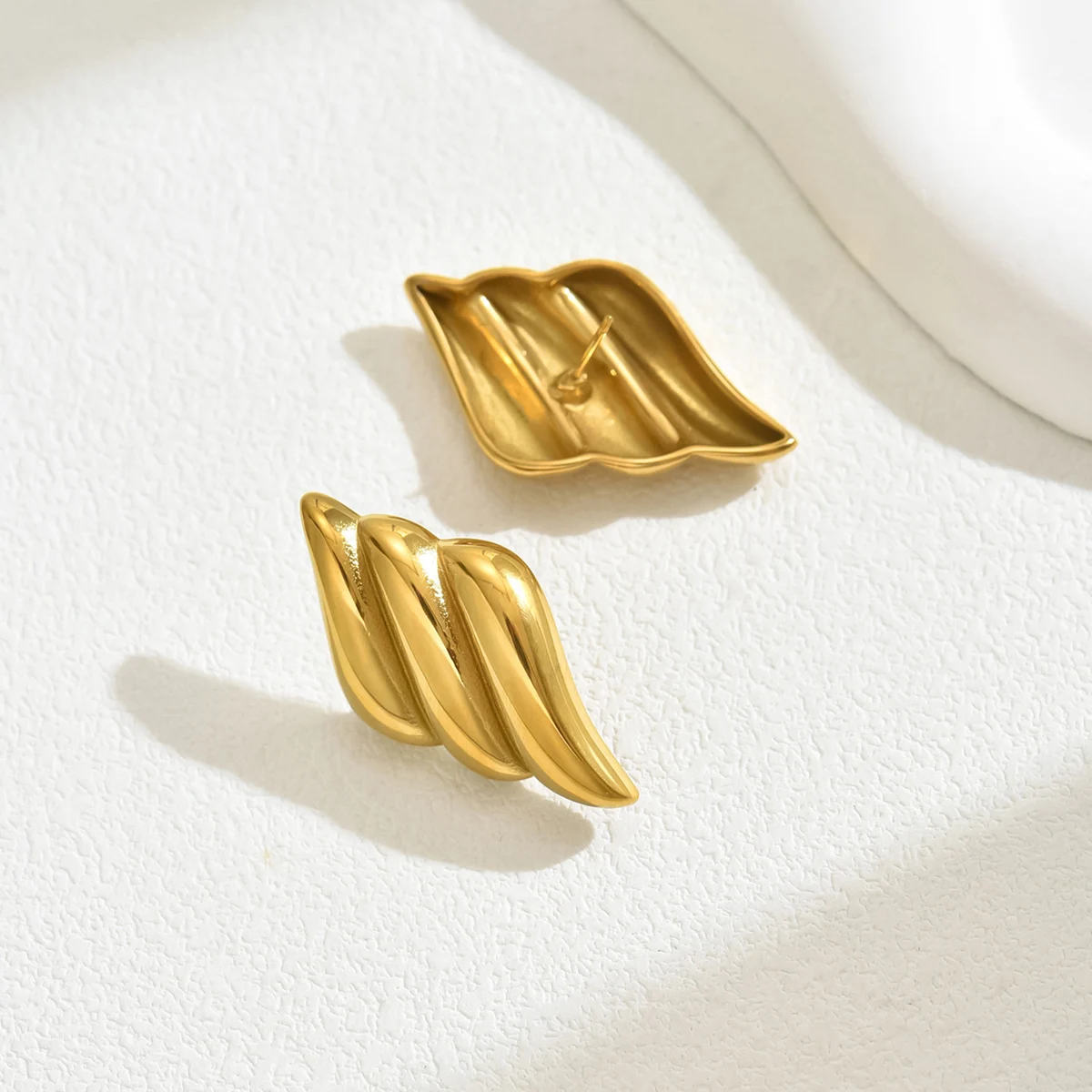 Orecchini classici a forma di C conchiglia a forma di fiore piccolo Orecchini pendenti chic color oro Gioielli per feste con temperamento geometrico in metallo