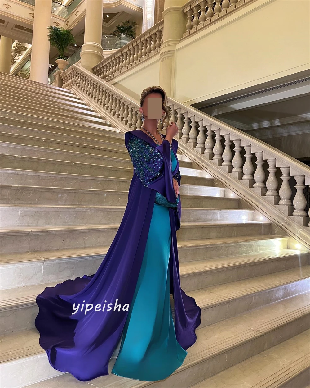 Maßgeschneidertes Jiayigongs-Kleid mit drapiertem Strandmantel und quadratischem Ausschnitt, maßgeschneidertes Anlasskleid, lang