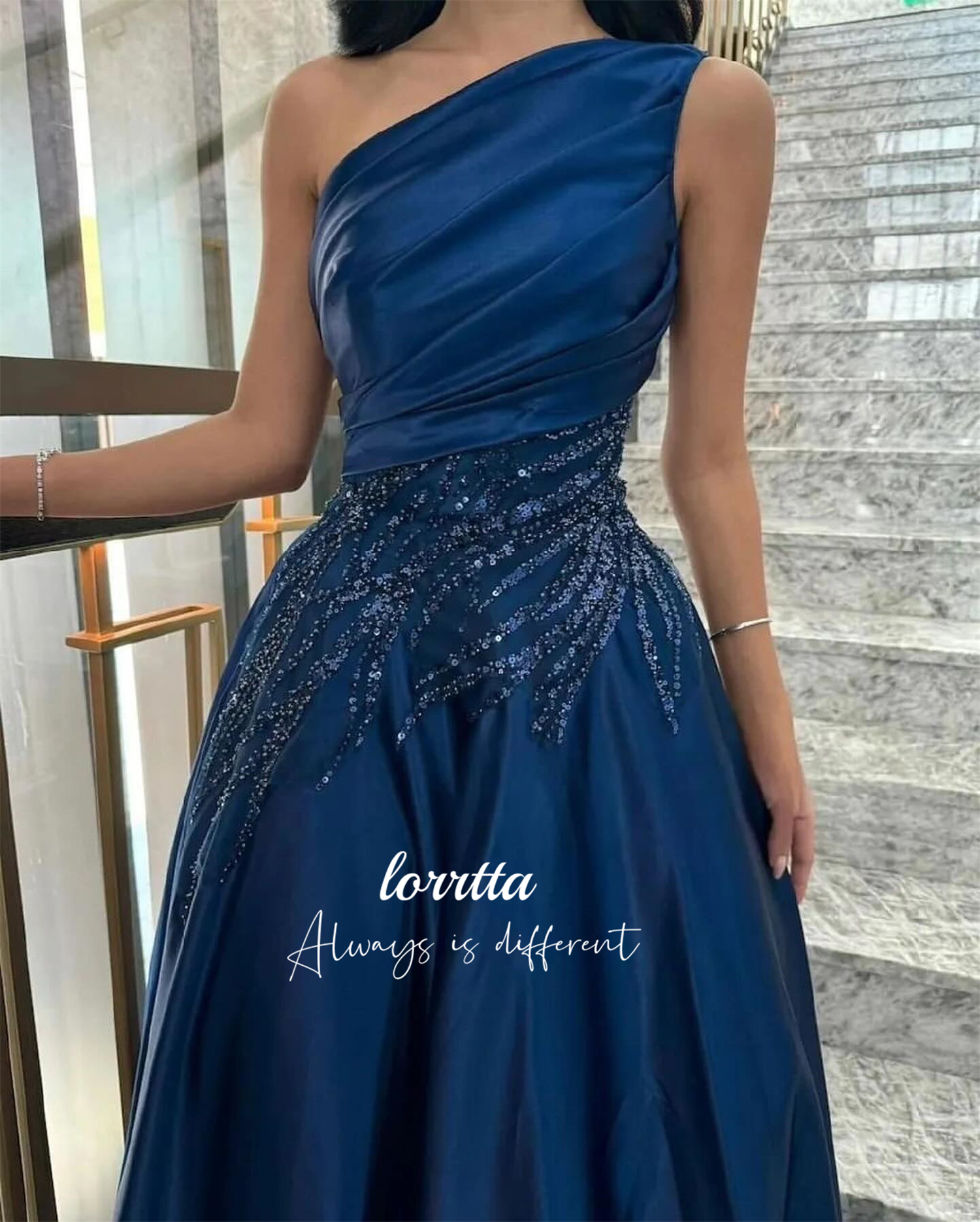 Luxe vrouw dames avondjurk donkerblauw satijn glitter trim lijn een afstuderen jurken feest elegant prom bruiloft aangepast