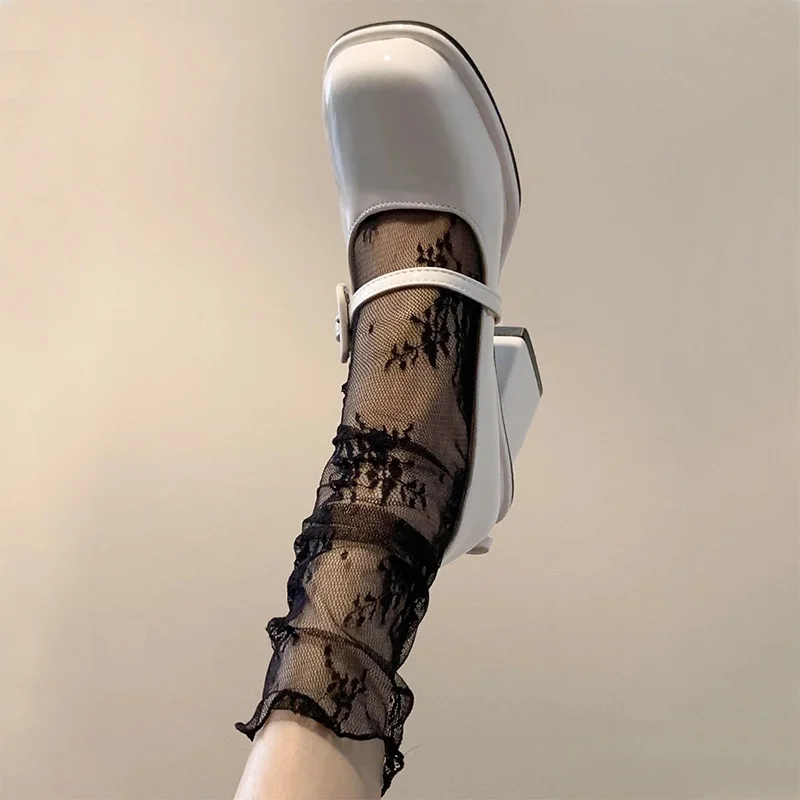 Medias finas de gasa de encaje estético para mujer, medias florales en blanco y negro para mujer, calcetines hasta la rodilla de tubo medio para niña, calcetines Lolita para mujer
