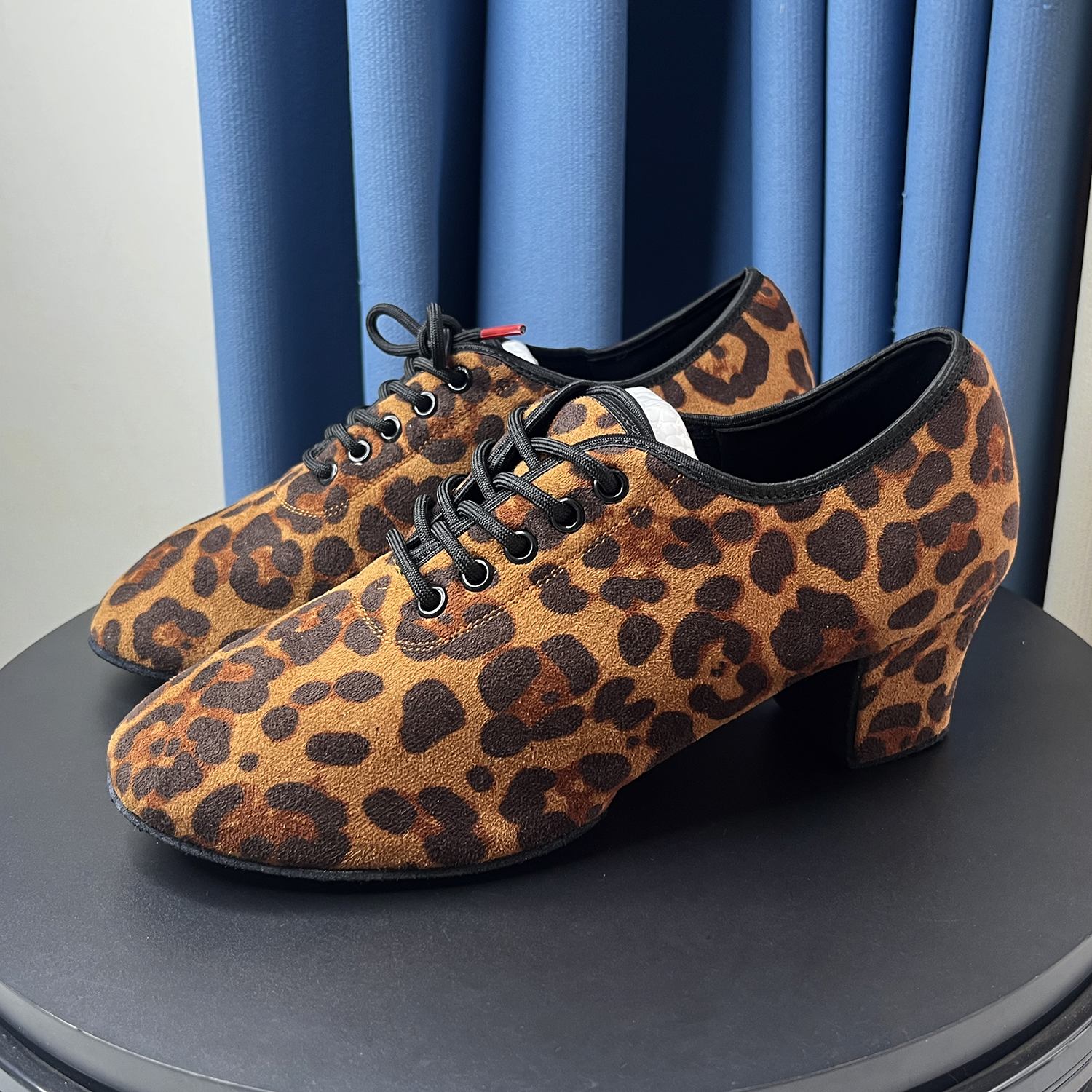 Sapatos de dança de salão latino com estampa de leopardo para mulheres rendas prática dedo do pé fechado moderno salsa dança ensino desempenho dança s