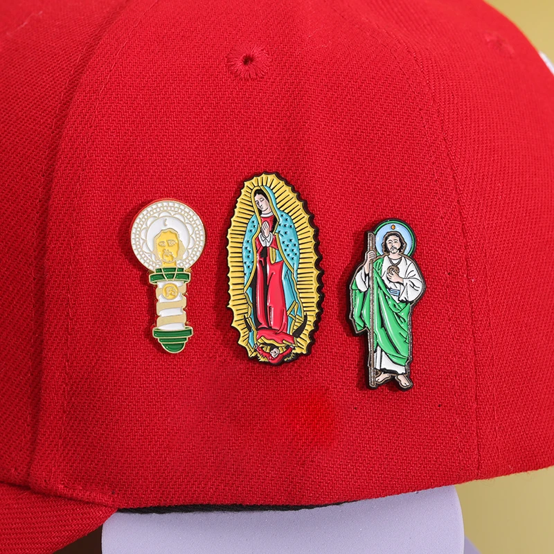 Spille smaltate Nostra Signora di Guadalupe Clip per cappelli da pallina da golf Accessori per allenamento da golf Berretto da baseball Clip decorativa per cartoni animati per golfisti
