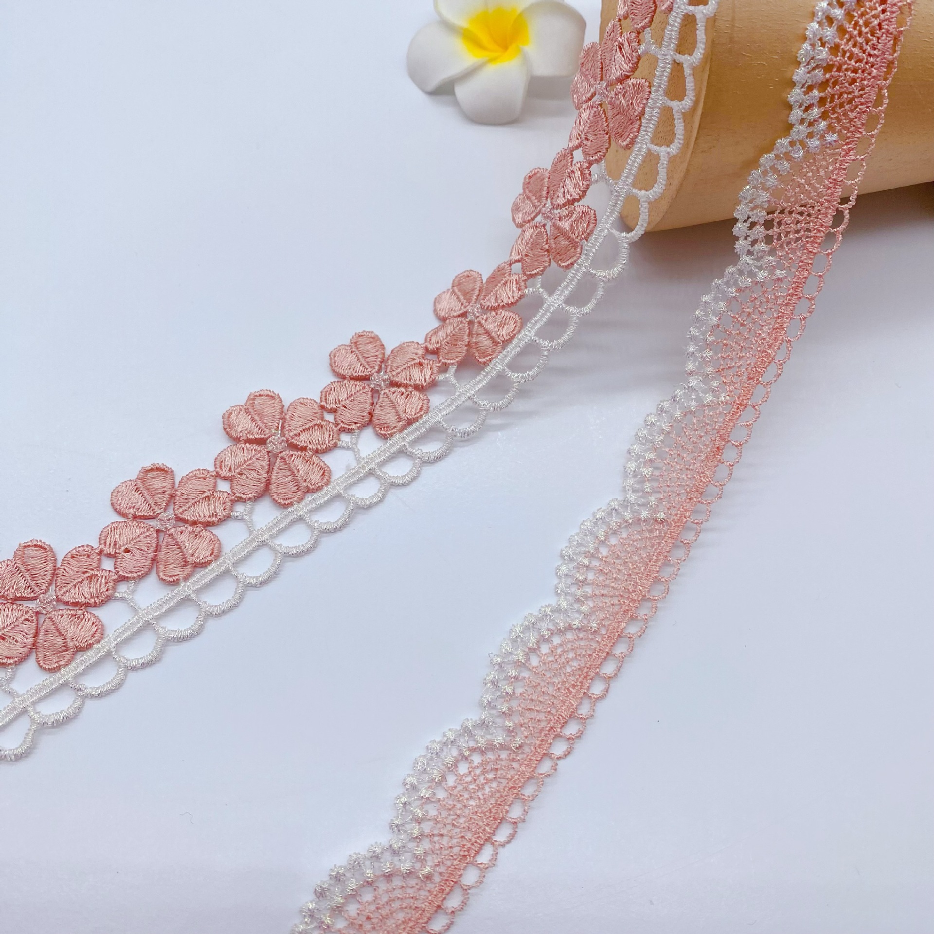 ผ้าลูกไม้สีชมพูสีขาวปักลายยาว3หลาแบบทำมือเย็บเครื่องประดับกระดูกไหปลาร้าแนวโลลิต้าลูกไม้สำหรับงานแต่งงาน