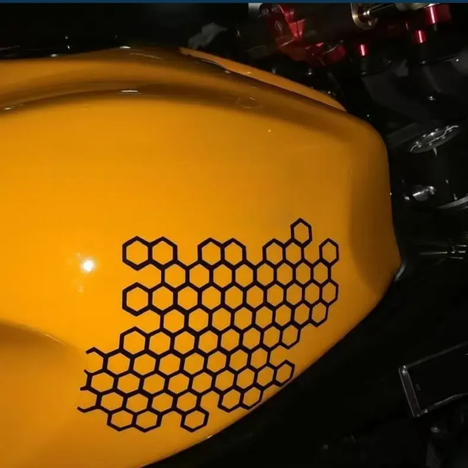 Naklejki samochodowe o strukturze plastra miodu Motocykl elektryczny Naklejki na nadwozie motocykla Moda Dekoracja w otwartym stylu Dekor Tuning Naklejki na reflektory