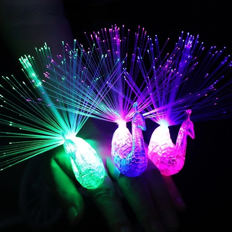 เรืองแสงใน Dark ของเล่นเด็ก 1PCS Luminous นกยูงตกแต่งเปิดของเล่นแสงแฟลชไฟ LED ดาว Shine In The Dark ของเล่นเด็ก