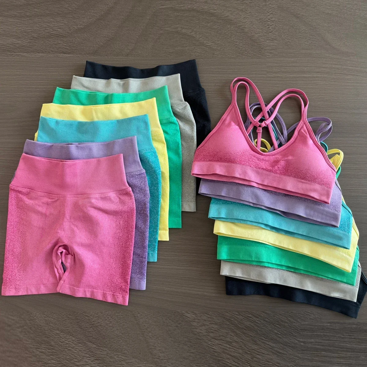 Pantalones cortos Ignite para mujer, pantalones cortos superelásticos sin costuras para Yoga, pantalones cortos de entrenamiento para motorista, mallas cortas para Fitness y gimnasio
