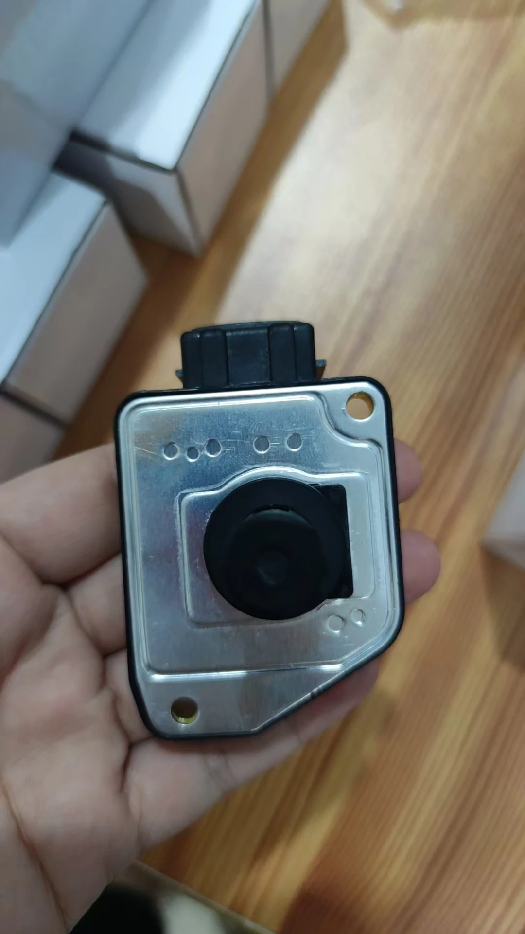 AFH55M-12 Mass Air Flow Meter For 1998-2004 nissan- Frontier- Pickup Xterra- 2.4L MAF Sensor AFH55M12 160173S500 160171S710