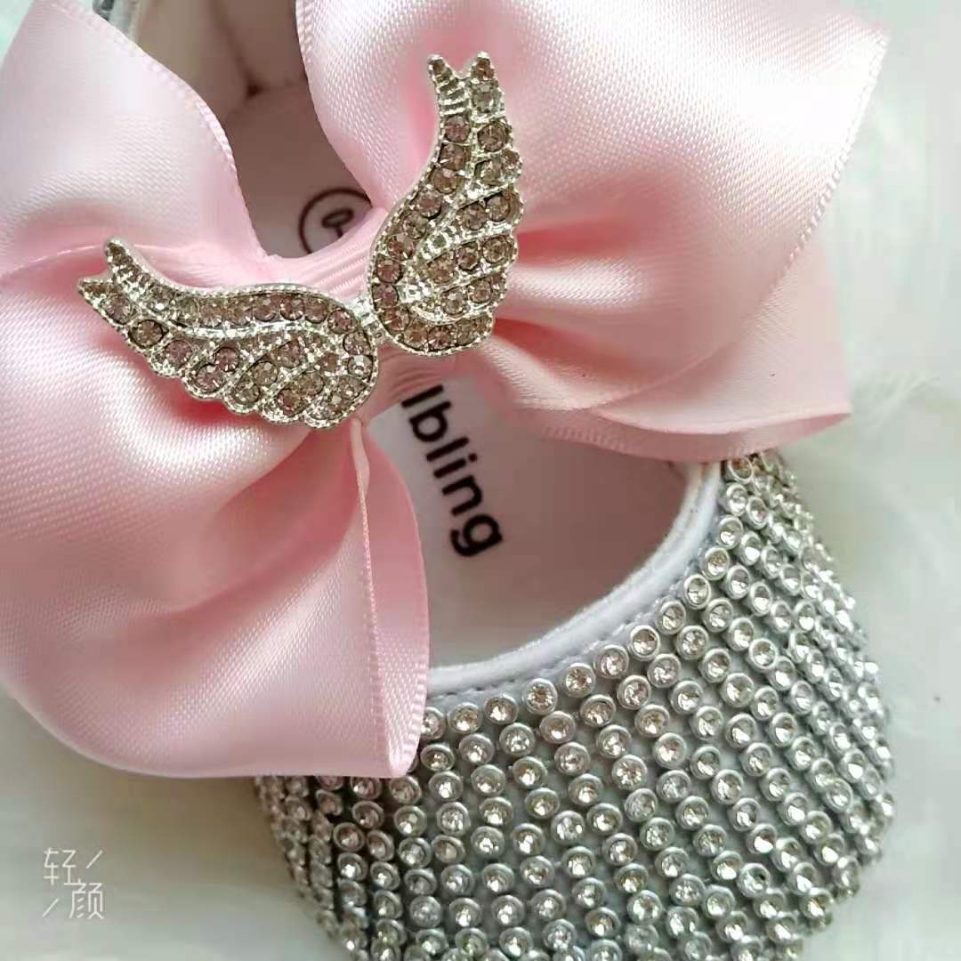 Повязка на голову с жемчугом и розовой лентой