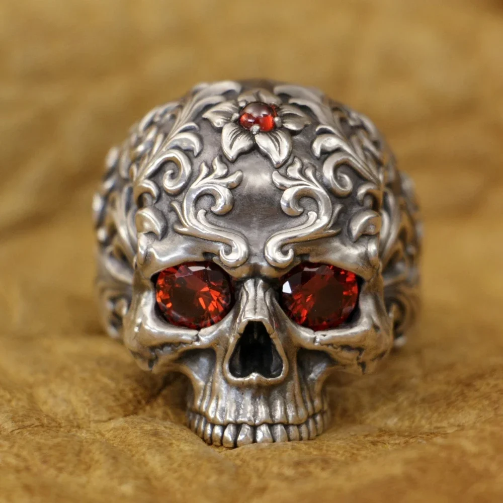 Cincin Tengkorak Pola Ukiran Dinasti Tang Perak Murni 925 Mata CZ Merah TA439 Ukuran AS 8 ~ 15