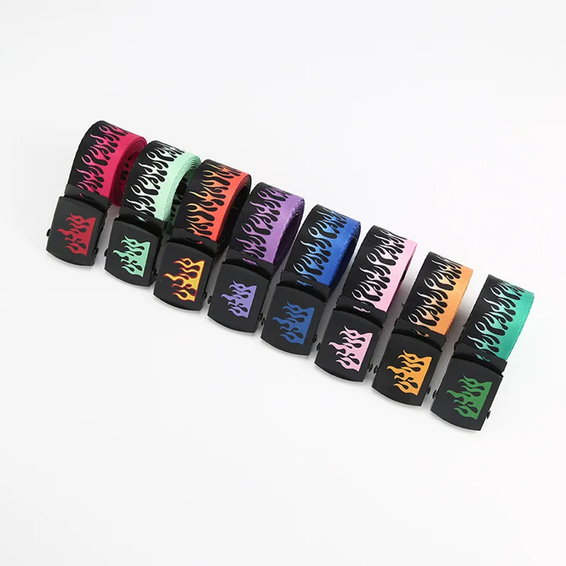 Cinturón Punk Flame - Accesorio unisex de ropa informal estilo hip-hop, cinturón con ojales de metal estilo Bad Boy con decoración gótica para hombres/mujeres