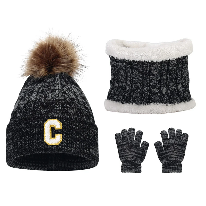 Children's caps, scarves, glove sets and knitted caps marked with letters A to Z for children aged 3 to 12