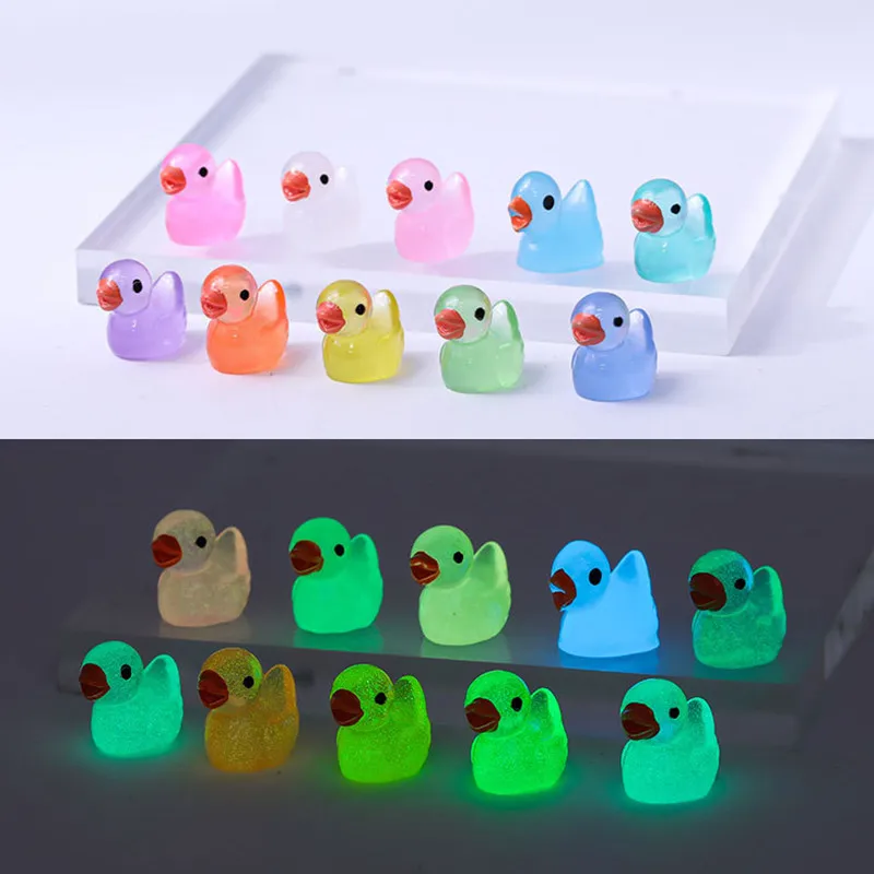 50/100PCS leuchtende Mini-Enten Moos Microlandscape Miniatur-Entenfiguren Feengarten-Zubehör Home Decor Glow in The Dark