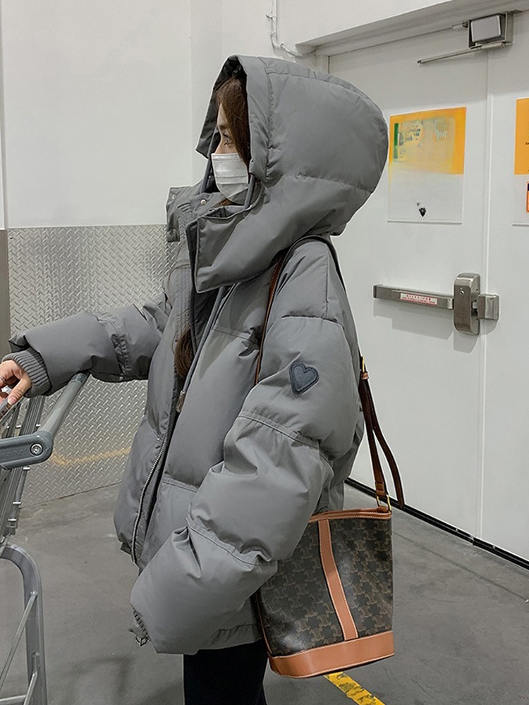 女性のショートフグコットンジャケット冬肥厚韓国スタイルルーズフィットファッショナブルな冬のアウターコートポリエステル生地