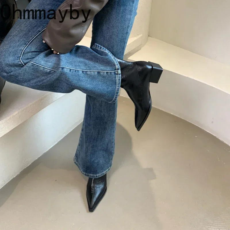 Pointed Toe ผู้หญิงข้อเท้ารองเท้าแฟชั่นส้นหนา Slimming สั้น Booties ฤดูใบไม้ร่วงฤดูหนาวหนังนุ่มหญิงรองเท้า