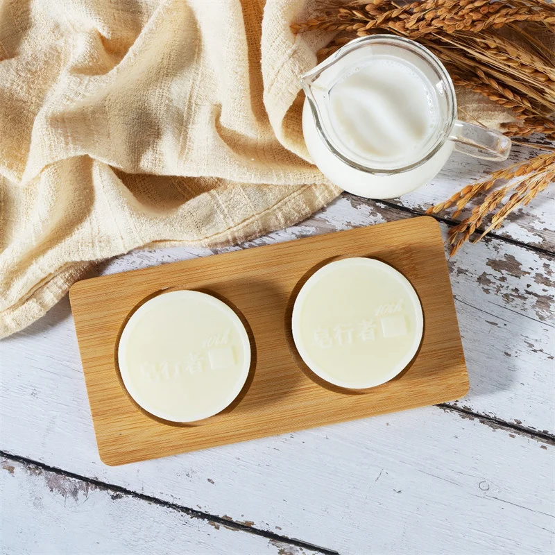 Inj10000-Lait de chèvre fait à la main Regina avec filet en mousse, contrôle de l'huile éclaircissante, élimine l'acné, les points noirs, nourrit la peau, beauté, santé