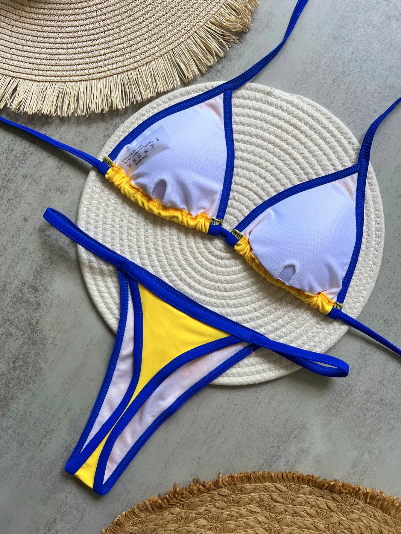 Maillot de bain brésilien femmes Sexy 2 pièces Mini Bikini ensemble Triangle licou dos nu string plage maillot de bain été 2025 nouveau Style