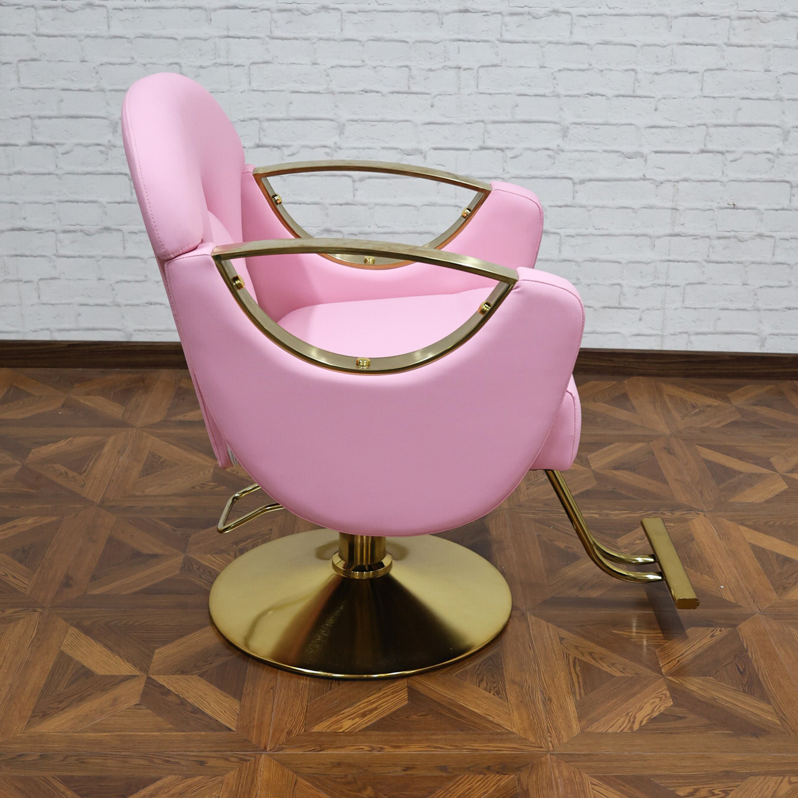 เก้าอี้ตัดผมร้านตัดผม, 360 °   เก้าอี้ไฮดรอลิกหมุนได้ สีชมพู ดีไซน์ใหม่ เฟอร์นิเจอร์ร้านทำผมแบบปรับแต่งได้ ขายส่ง