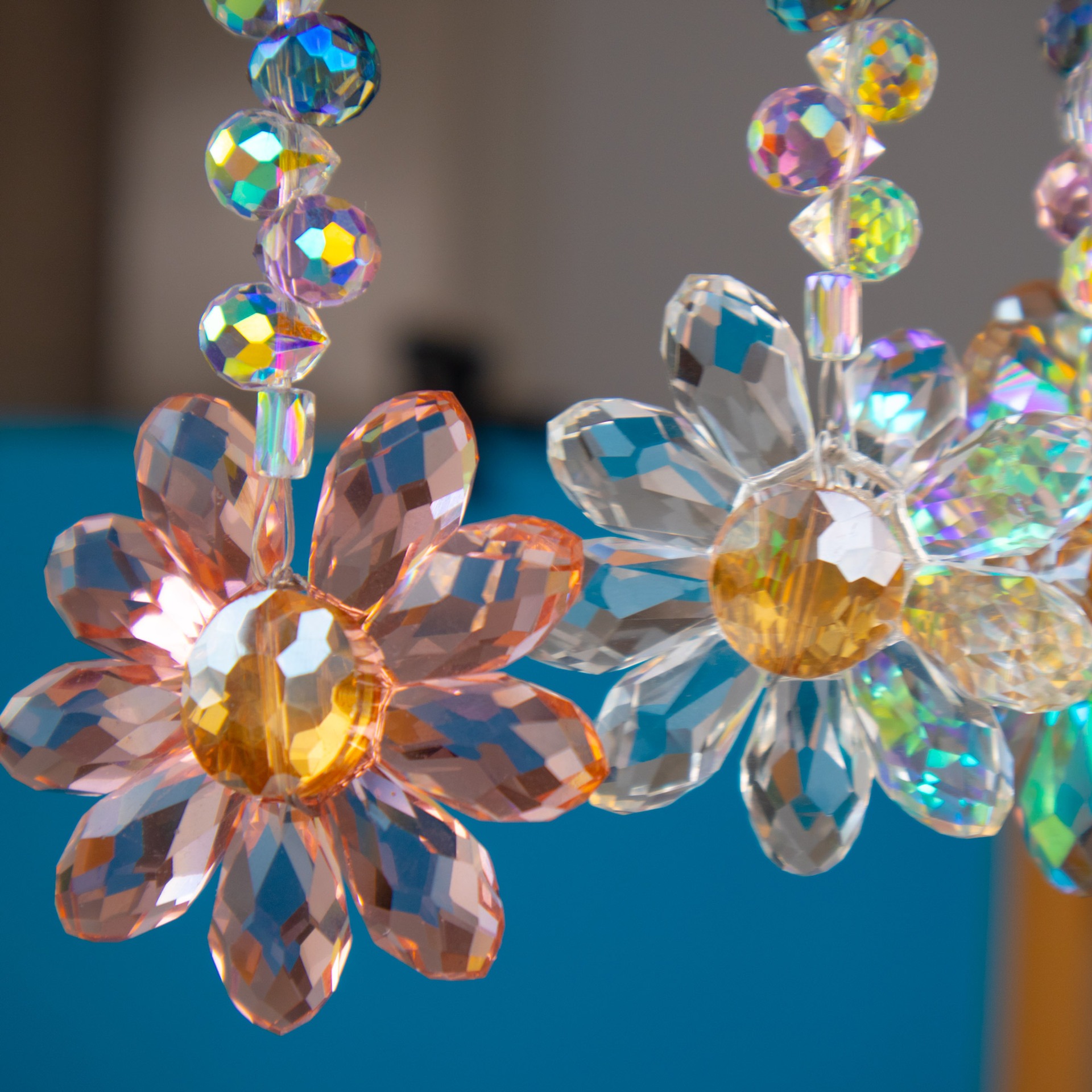 Atrapasueños de cristal Daisy K9 para ventana, decoración de arcoíris para interiores, Patio, jardín, adorno de Navidad para el hogar