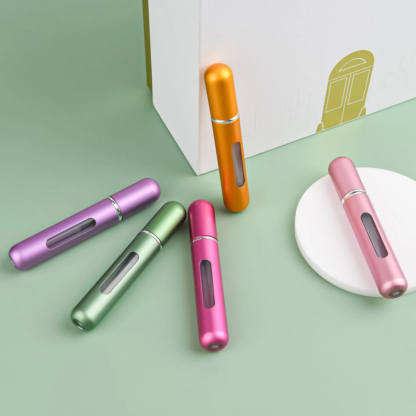 Mini bottiglia di profumo in alluminio multicolore da 5/8 ml con pompa spray Bottiglia atomizzatore riutilizzabile vuota portatile per viaggi essenziali