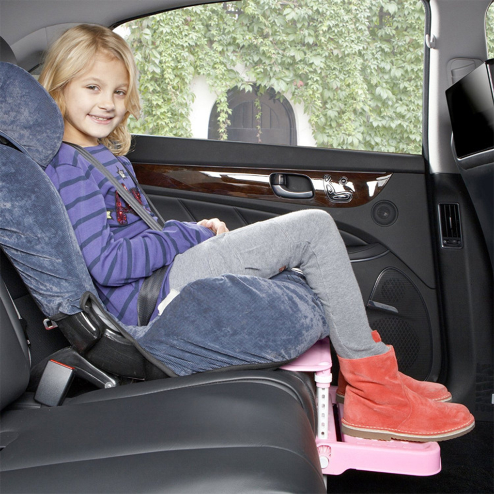 Einfach zu installierende Fußstütze für Kinderautositze. Verwandeln Sie das Auto in einen gemütlichen Reiseraum für Little One Pink