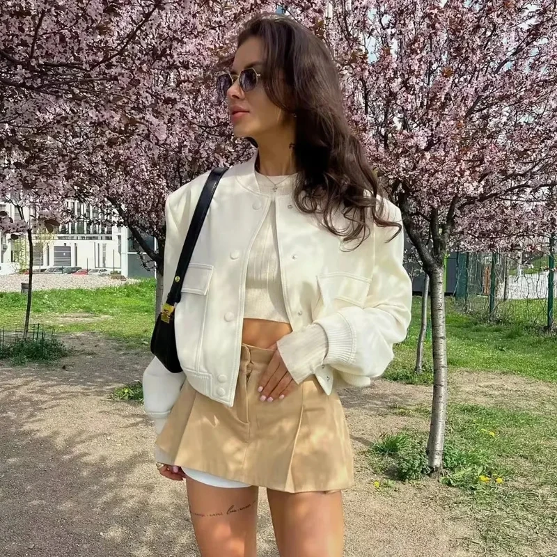 1PCS Kobieta Bomber Jacket Płaszcz Biały Jesień Zima Guzik Baseball Aviator Przycięte kurtki dla kobiet Długi rękaw Crop Odzież wierzchnia