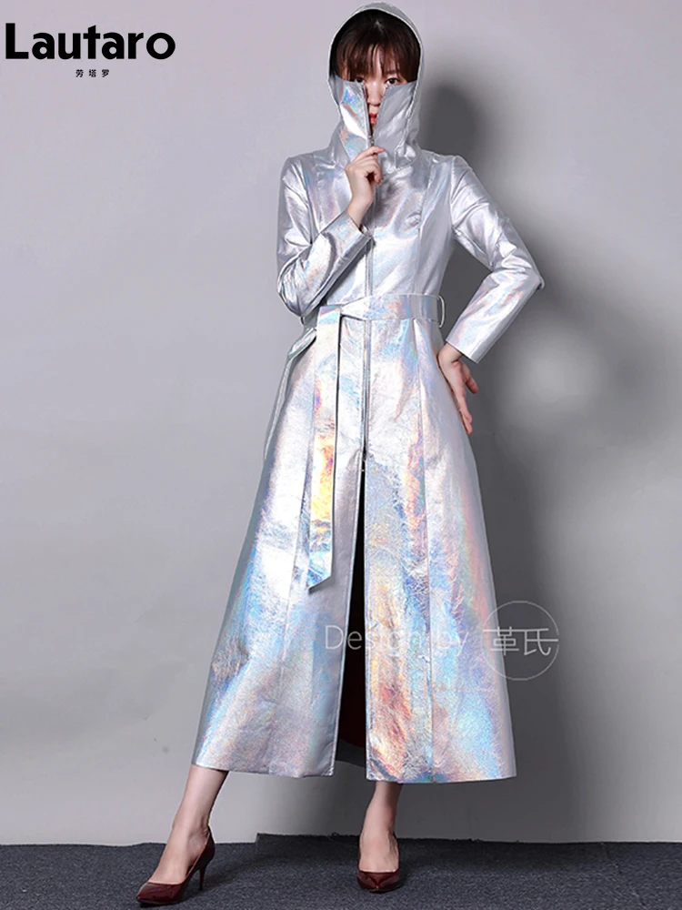 Lautaro Frühling Herbst lange Luxus glänzend reflektierende holo graphische Patent Pu Leder Trenchcoat für Frauen europäische Mode
