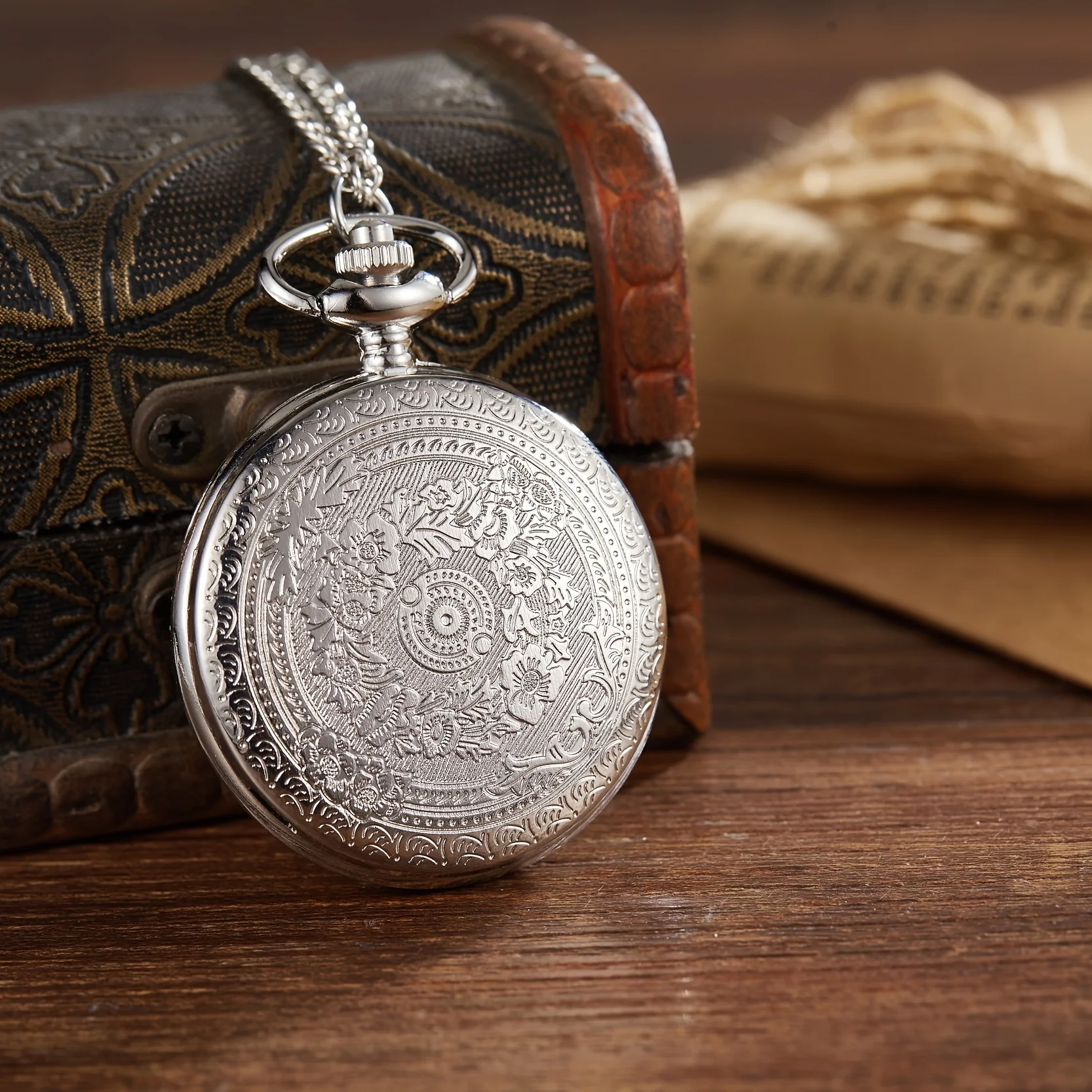 Retro Nostalgische Klassieke Gesneden Flip Cover Vrouwen Mannen Zakhorloges Kettingen Opknoping Horloges Quartz Geschikt Voor Het Geven Van Geschenken
